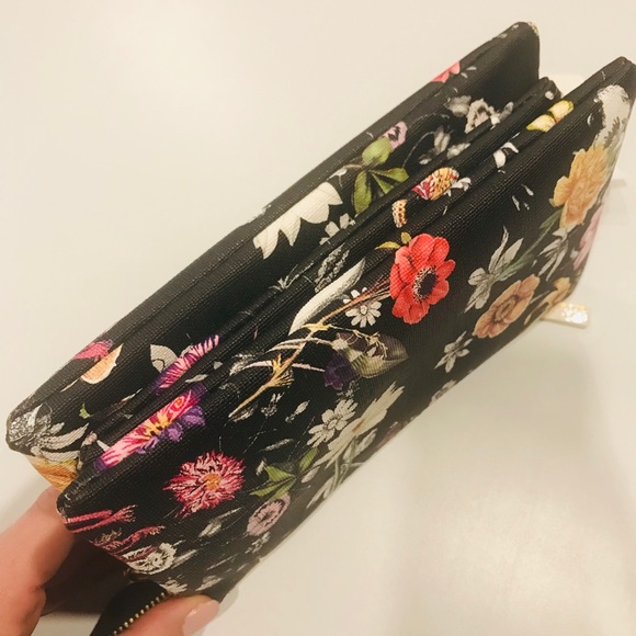 BLACK FLORAL CROSSBODY w/ shoulder &wristlet strap - Picture 4 of 8